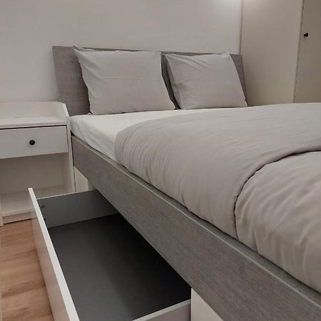 Lisbon South Bay Rooms Almada Bagian luar foto