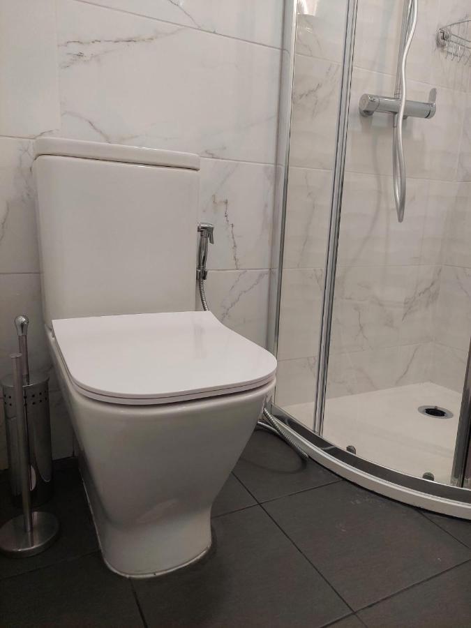 Lisbon South Bay Rooms Almada Bagian luar foto