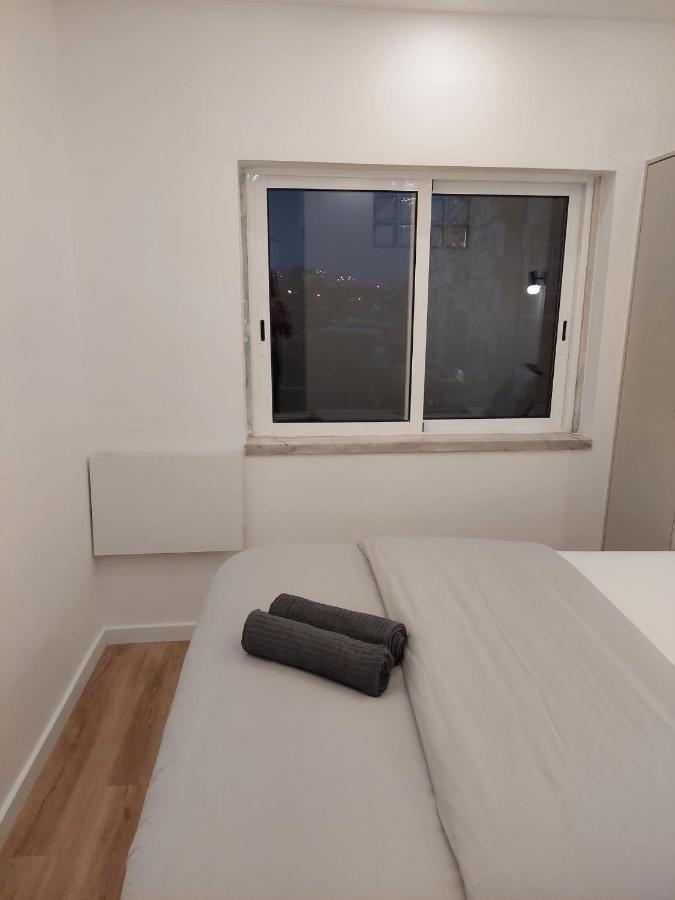 Lisbon South Bay Rooms Almada Bagian luar foto