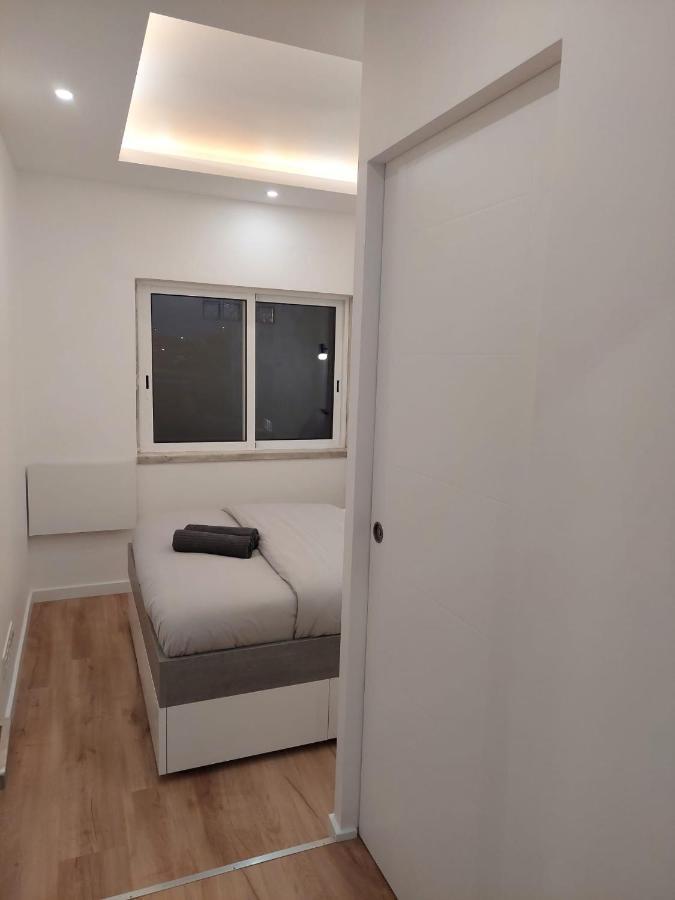 Lisbon South Bay Rooms Almada Bagian luar foto