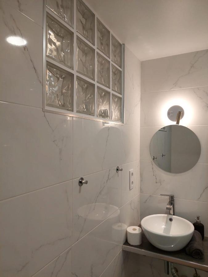 Lisbon South Bay Rooms Almada Bagian luar foto