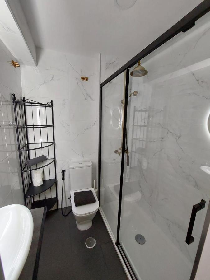 Lisbon South Bay Rooms Almada Bagian luar foto